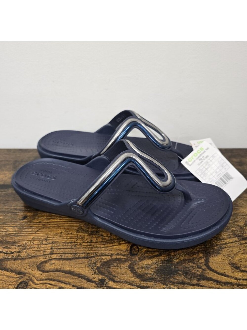 NWT Crocs Sanrah Metalblock Flip Flops Thongs Sandals Womens Size 11 Navy Blue